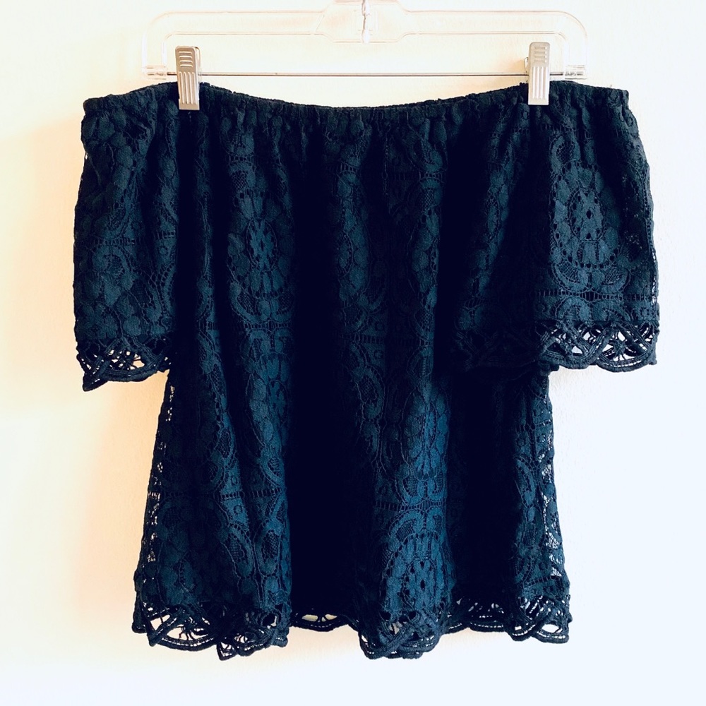 BB Dakota off the shoulder lace top